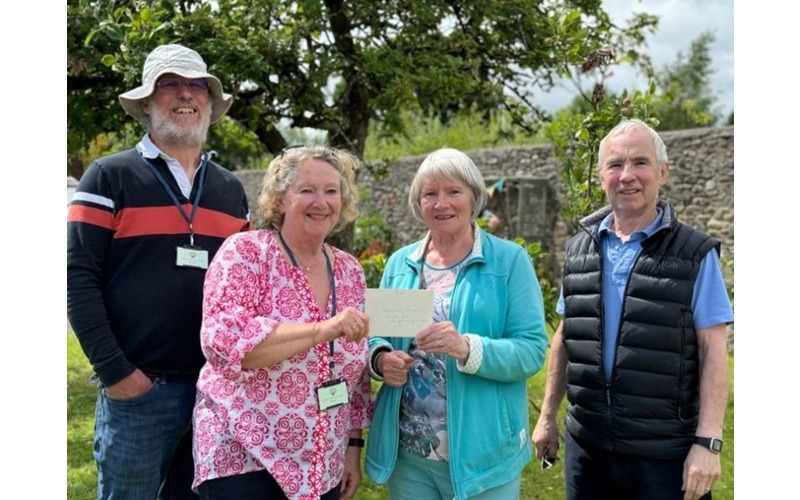 Blairgowrie Lyric Choir supports Rattray Community Garden  Blairgowrie Lyric Choir supports Rattray Community Garden